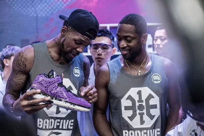 英媒：利物浦高层力挺斯洛特，称萨拉赫应有职业素养（英媒称利物浦高层支持斯洛特，强调萨拉赫需展现职业态度）