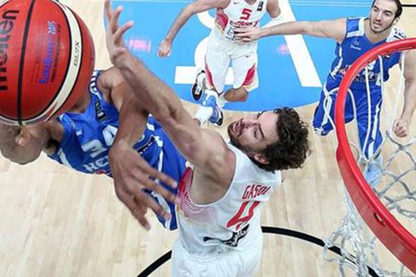 小瓦格纳狂轰32分，命中率超5成，魔术一分险胜热火（小瓦格纳轰下32分命中率逾五成，魔术1分险擒热火）