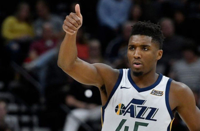 C罗：明年是我最后一届世界杯；希望成为年轻一代的榜样（C罗：明年将迎来职业生涯最后一届世界杯，期望成为新生代的榜样）