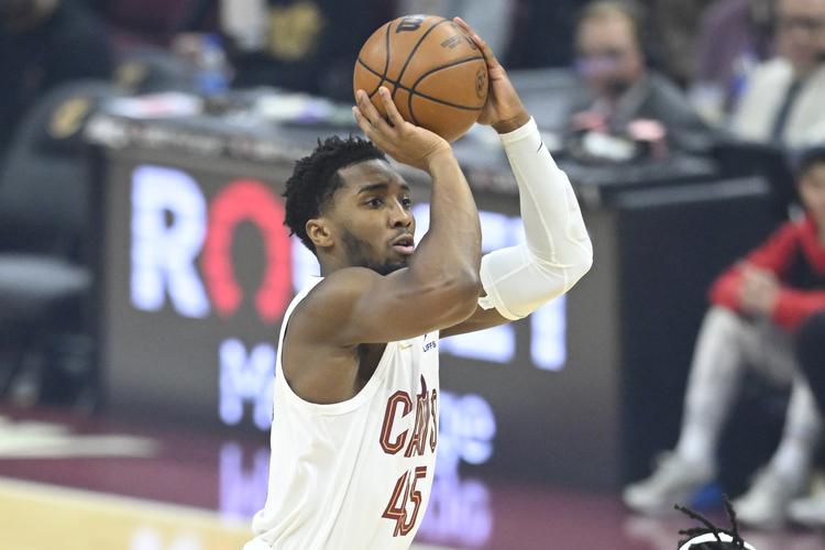 斯维拉尔：不意外我们目前排名榜首，但不该过早关注积分榜（斯维拉尔：领跑并不意外，但现在还不必看积分榜）