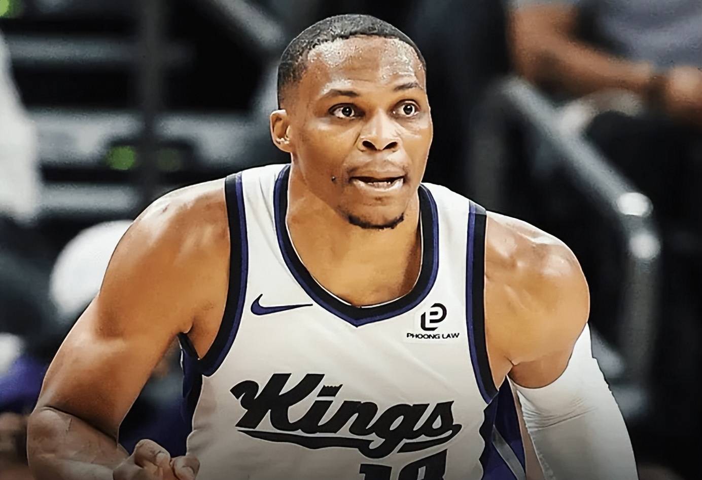 沙拉维谈续约：我们还得再谈谈，看看接下来会发生什么（沙拉维谈续约：仍需进一步商议，静观其后续进展）